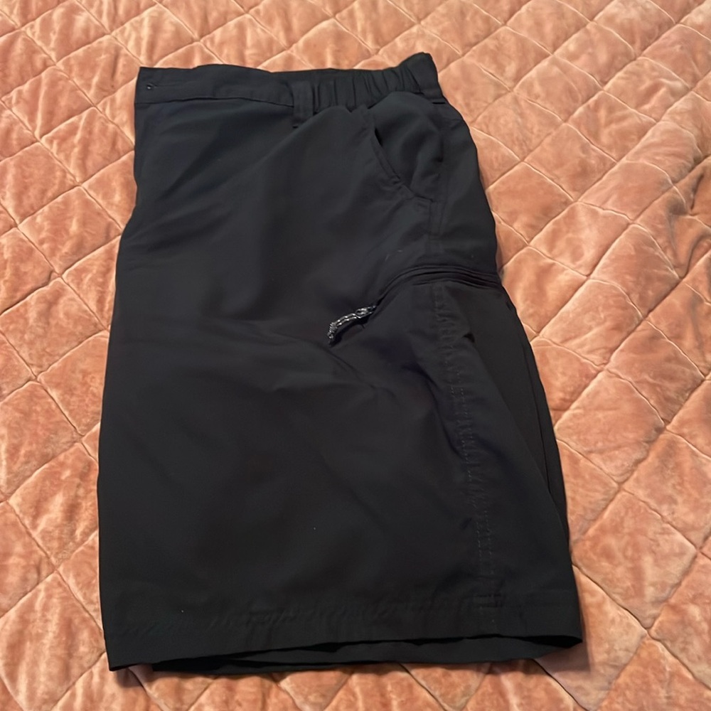Men’s Black Wrangler outdoor shorts